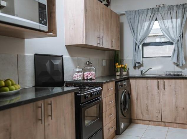 2 Bedroom Property for Sale in Kenleaf Gauteng