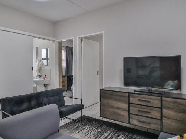 2 Bedroom Property for Sale in Kenleaf Gauteng