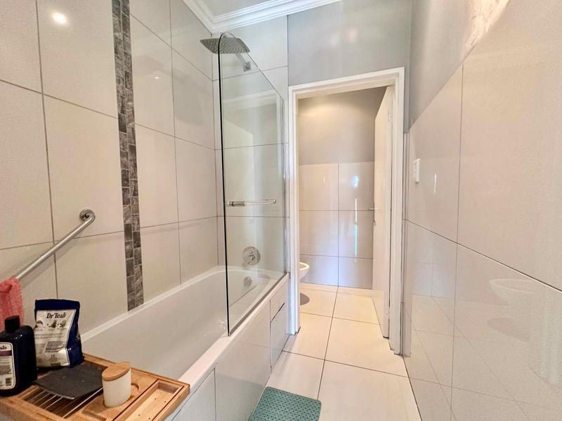 To Let 2 Bedroom Property for Rent in Bryanston Gauteng
