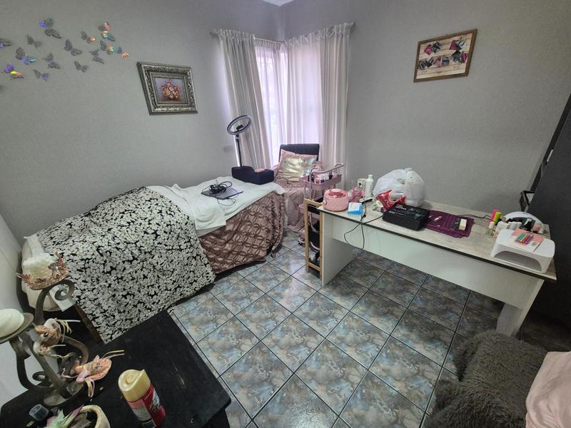 2 Bedroom Property for Sale in Raceview Gauteng
