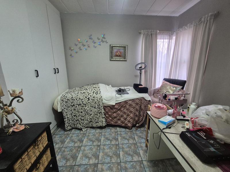 2 Bedroom Property for Sale in Raceview Gauteng
