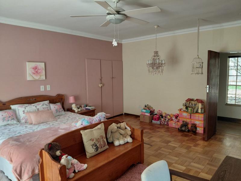 6 Bedroom Property for Sale in Hazeldean Gauteng