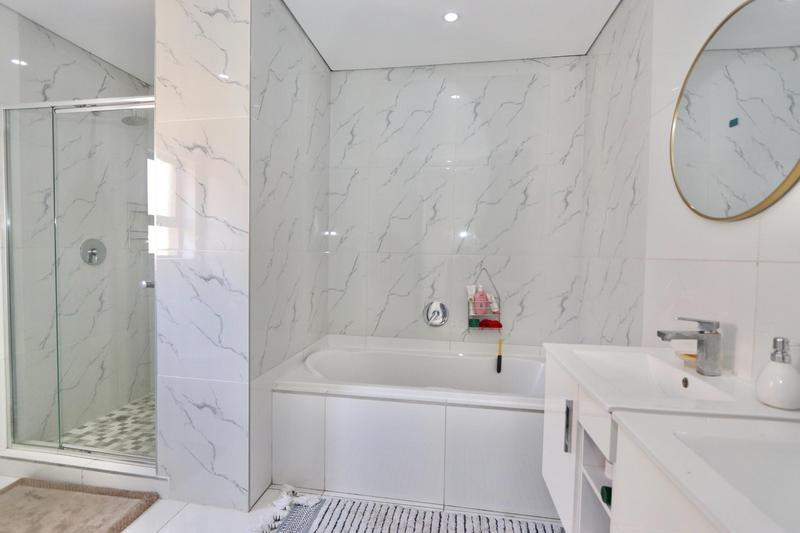 To Let 3 Bedroom Property for Rent in Broadacres Gauteng