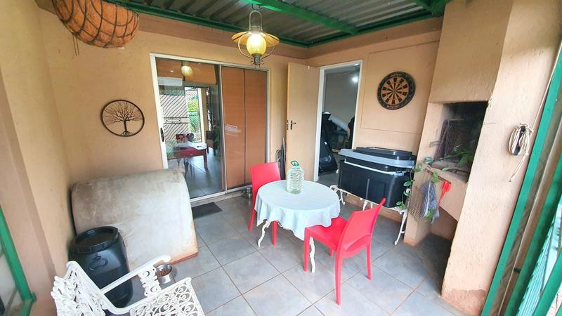 4 Bedroom Property for Sale in Hesteapark Gauteng