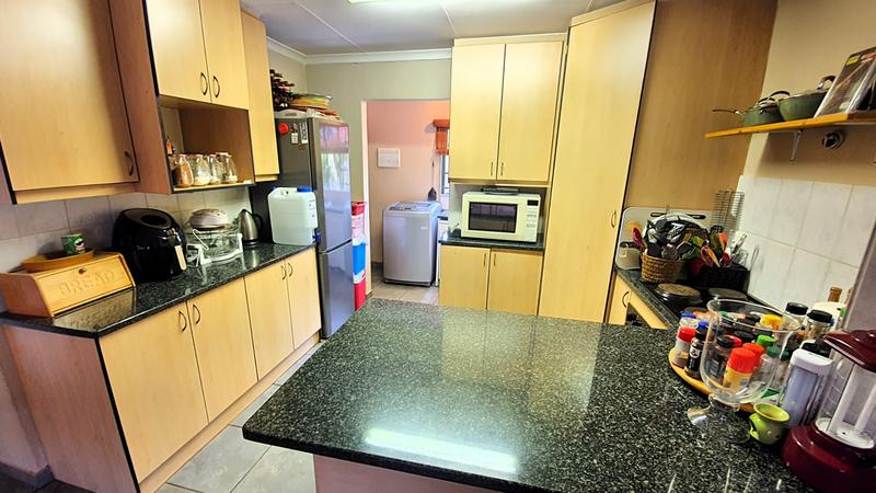 4 Bedroom Property for Sale in Hesteapark Gauteng