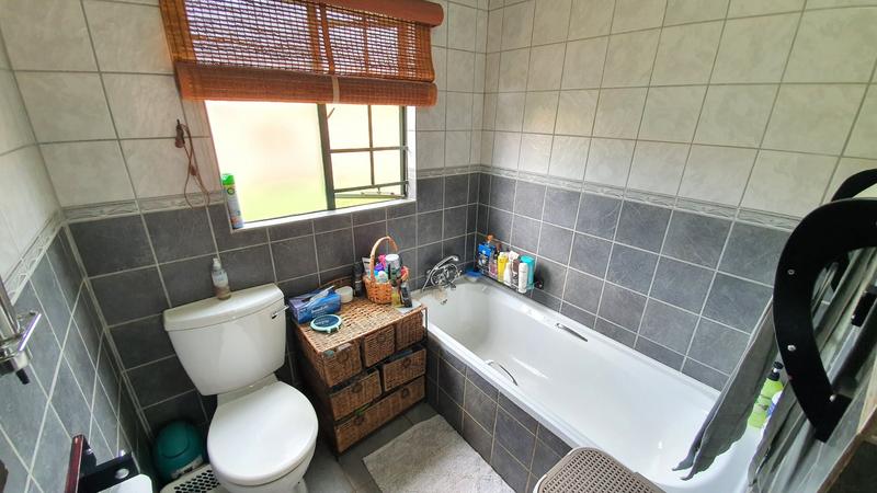 4 Bedroom Property for Sale in Hesteapark Gauteng