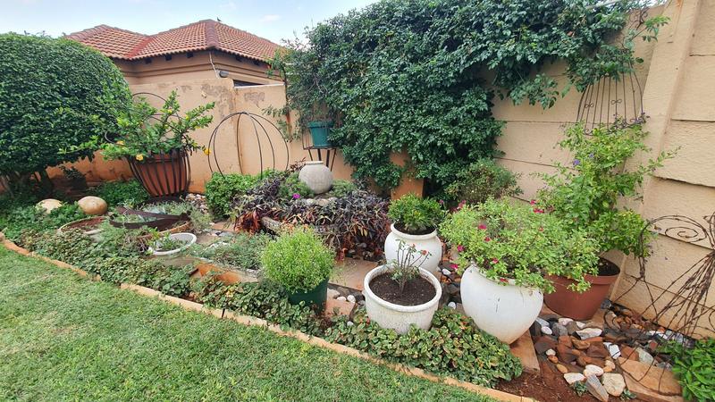 4 Bedroom Property for Sale in Hesteapark Gauteng