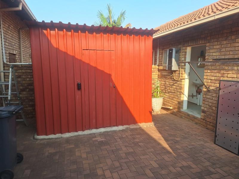 2 Bedroom Property for Sale in Ninapark Gauteng