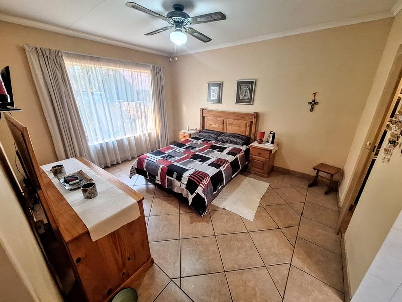 2 Bedroom Property for Sale in Ninapark Gauteng