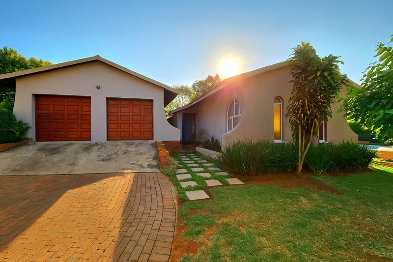 To Let 4 Bedroom Property for Rent in Constantia Park Gauteng