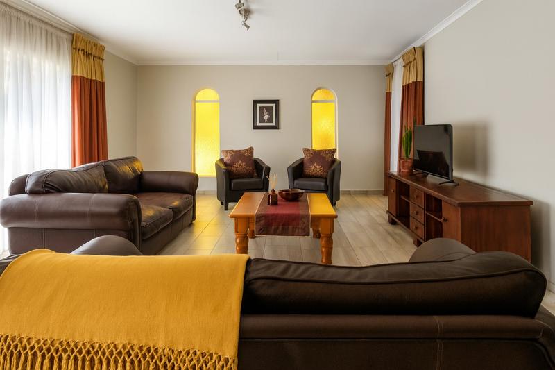 To Let 4 Bedroom Property for Rent in Constantia Park Gauteng