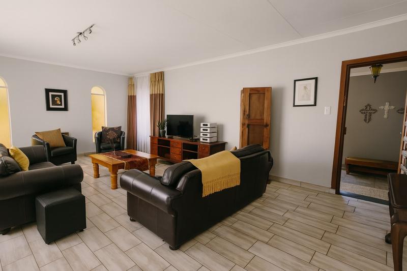 To Let 4 Bedroom Property for Rent in Constantia Park Gauteng