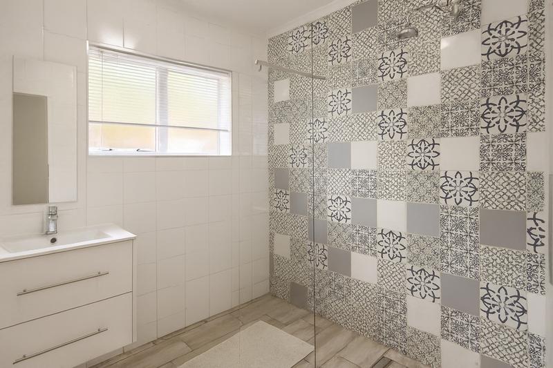 To Let 4 Bedroom Property for Rent in Constantia Park Gauteng