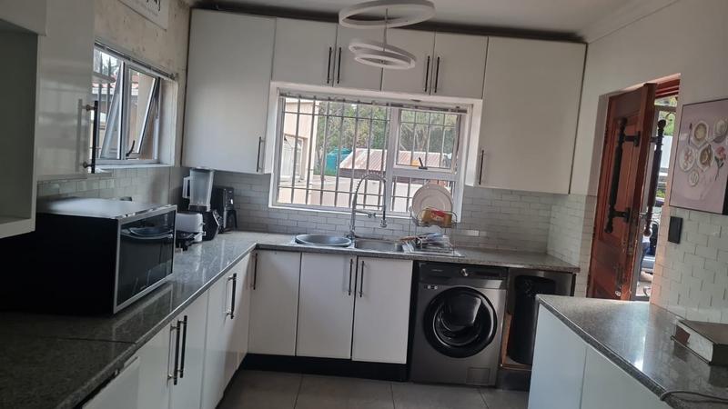 To Let 3 Bedroom Property for Rent in Bedfordview Gauteng