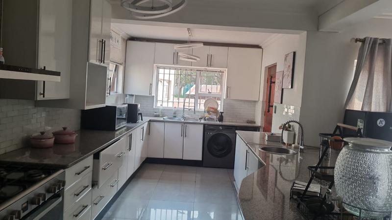 To Let 3 Bedroom Property for Rent in Bedfordview Gauteng