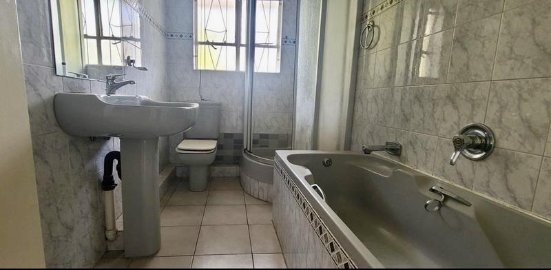 2 Bedroom Property for Sale in Bedford Gardens Gauteng