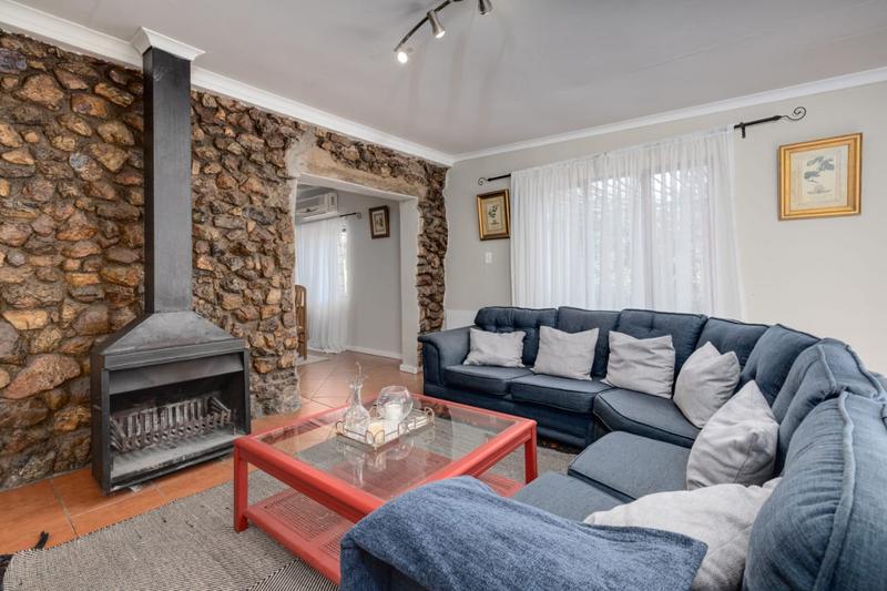 To Let 3 Bedroom Property for Rent in Glen Austin Gauteng