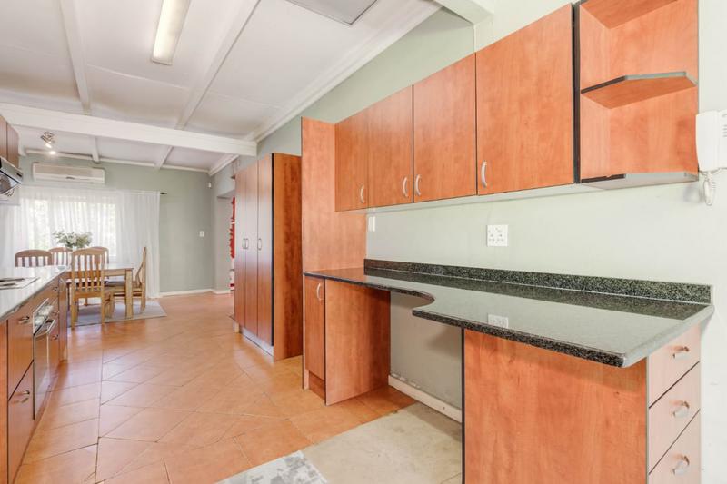To Let 3 Bedroom Property for Rent in Glen Austin Gauteng