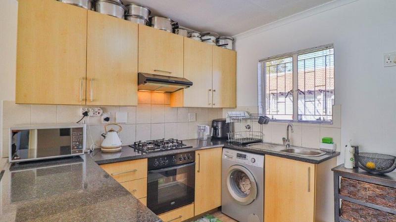 2 Bedroom Property for Sale in Greenstone Hill Gauteng