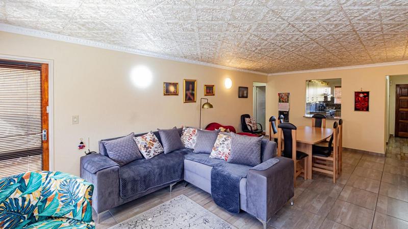 2 Bedroom Property for Sale in Northcliff Gauteng