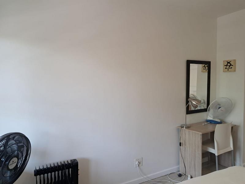 To Let 2 Bedroom Property for Rent in Sandhurst Gauteng
