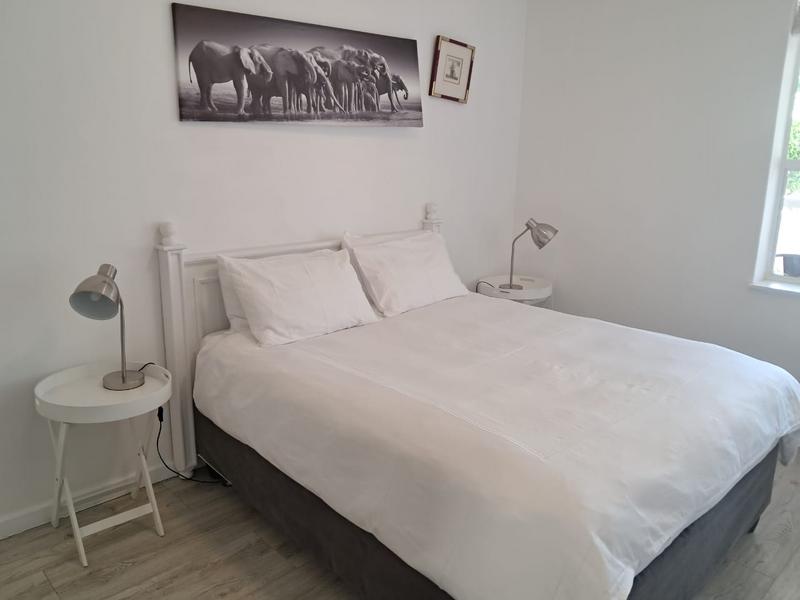To Let 2 Bedroom Property for Rent in Sandhurst Gauteng