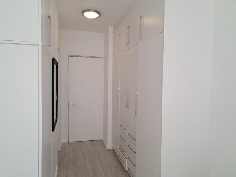 To Let 2 Bedroom Property for Rent in Sandhurst Gauteng