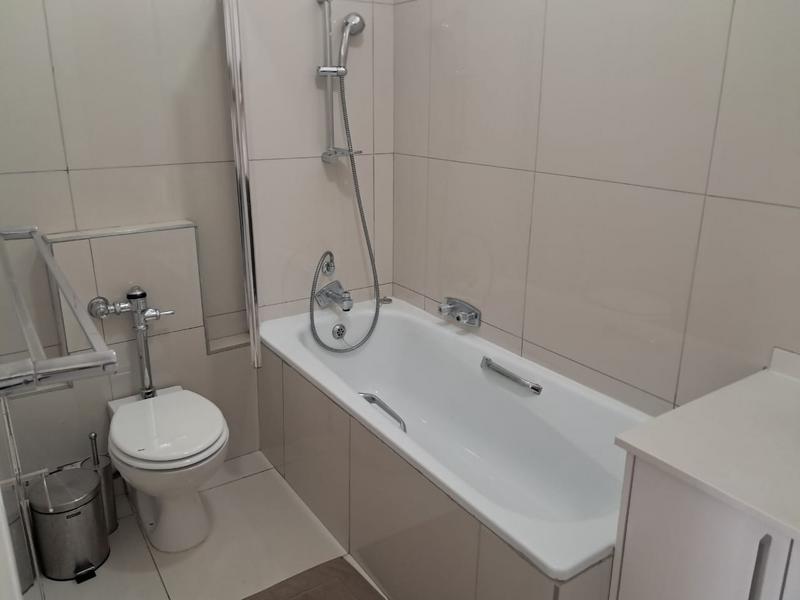 To Let 2 Bedroom Property for Rent in Sandhurst Gauteng