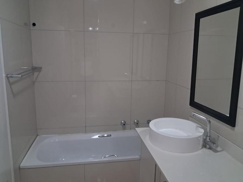 To Let 2 Bedroom Property for Rent in Sandhurst Gauteng