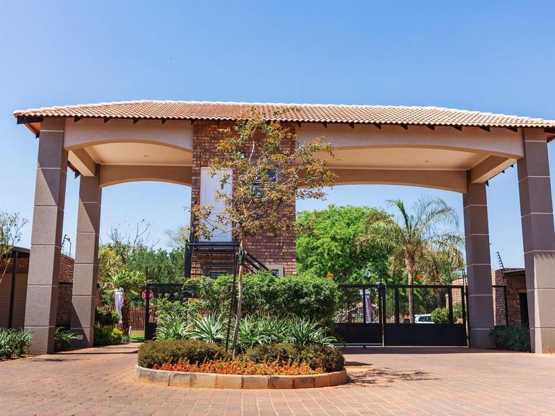 To Let 2 Bedroom Property for Rent in Montana Tuine Gauteng