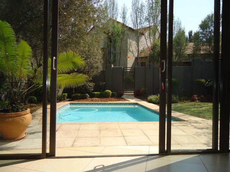 To Let 4 Bedroom Property for Rent in Waterkloof Ridge Gauteng