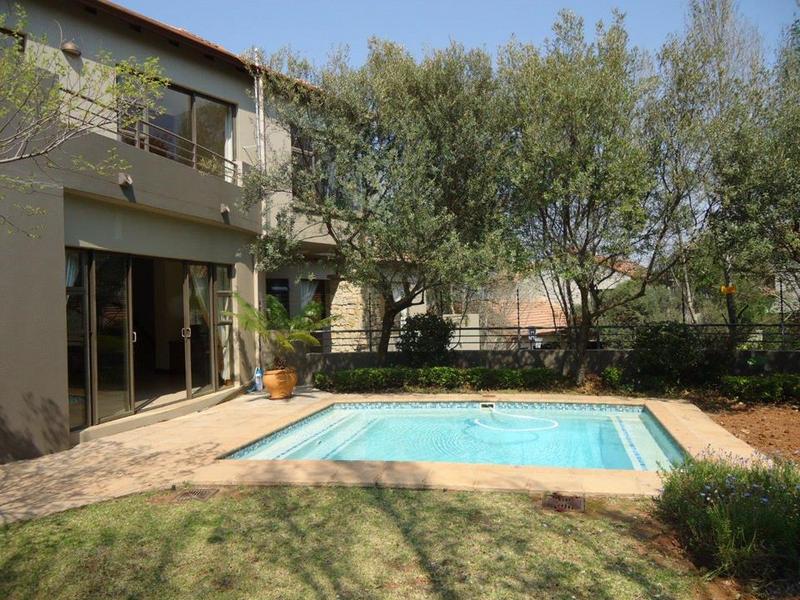 To Let 4 Bedroom Property for Rent in Waterkloof Ridge Gauteng