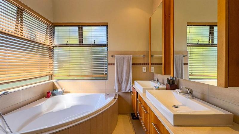 To Let 4 Bedroom Property for Rent in Waterkloof Ridge Gauteng