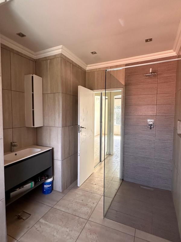 3 Bedroom Property for Sale in Strathavon Gauteng