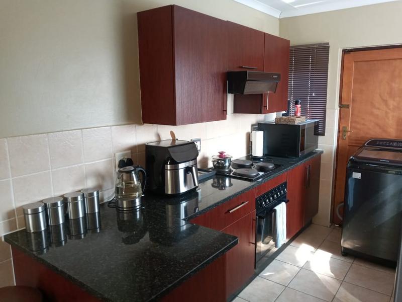 2 Bedroom Property for Sale in The Reeds Gauteng