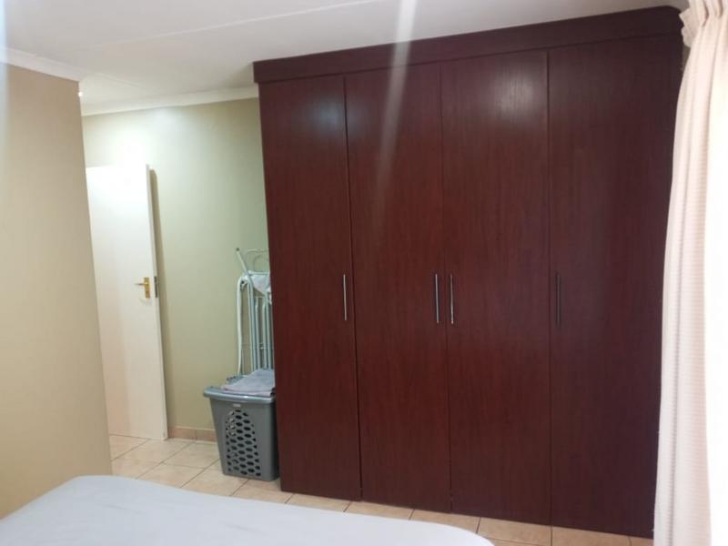 2 Bedroom Property for Sale in The Reeds Gauteng