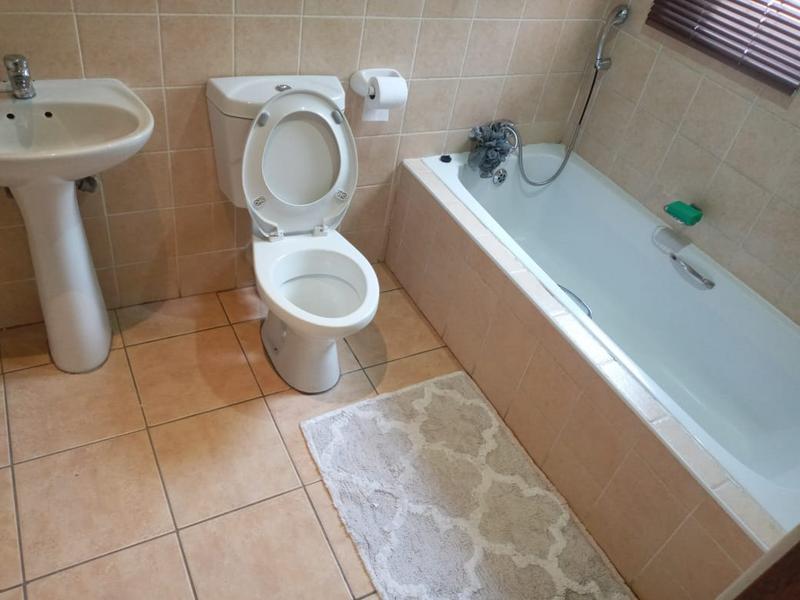 2 Bedroom Property for Sale in The Reeds Gauteng