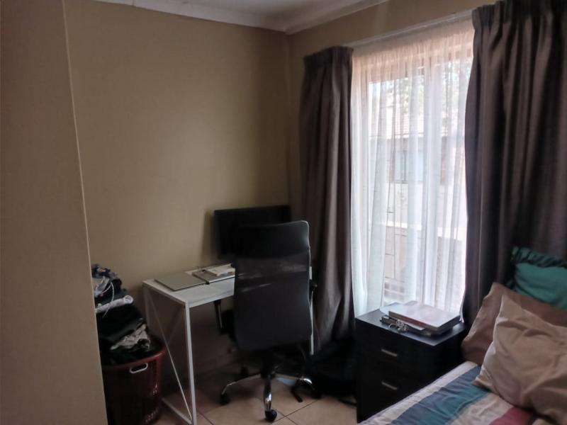 2 Bedroom Property for Sale in The Reeds Gauteng