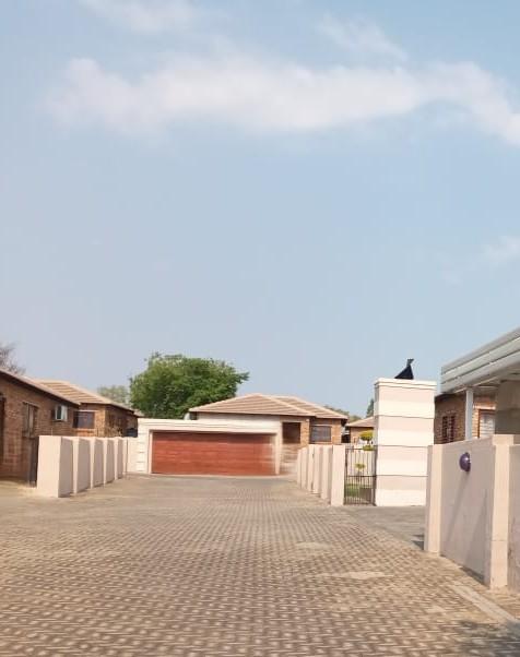 2 Bedroom Property for Sale in The Reeds Gauteng
