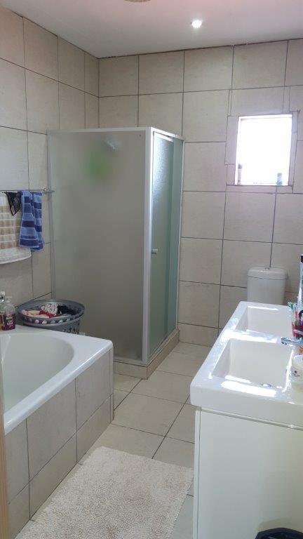 10 Bedroom Property for Sale in Waterkloof Ridge Gauteng