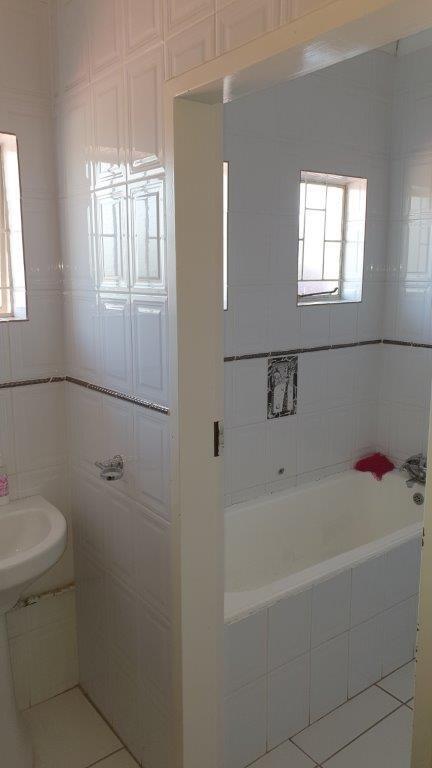 10 Bedroom Property for Sale in Waterkloof Ridge Gauteng