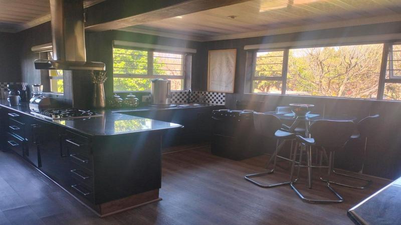 6 Bedroom Property for Sale in Roodekrans Gauteng