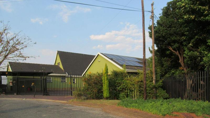 6 Bedroom Property for Sale in Roodekrans Gauteng