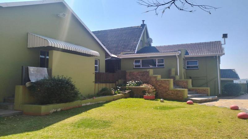 6 Bedroom Property for Sale in Roodekrans Gauteng