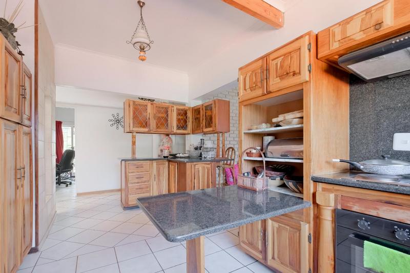 5 Bedroom Property for Sale in Murrayfield Gauteng
