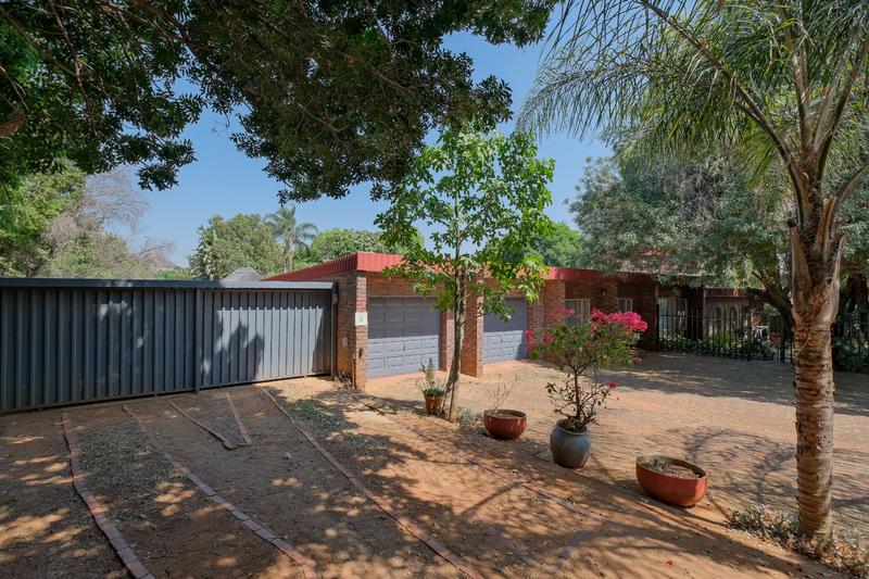 5 Bedroom Property for Sale in Murrayfield Gauteng