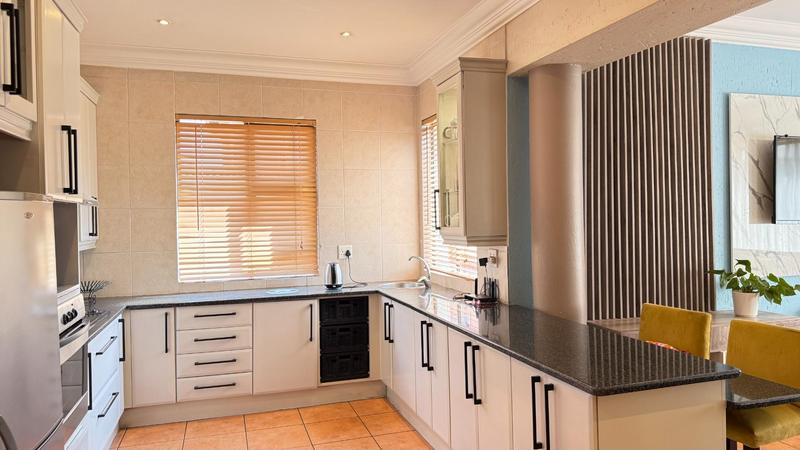 4 Bedroom Property for Sale in Blue Valley Golf Estate Gauteng