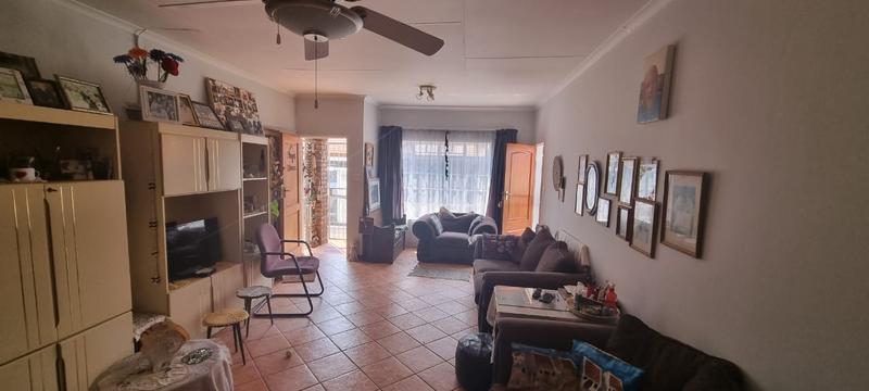 2 Bedroom Property for Sale in Theresa Park Gauteng