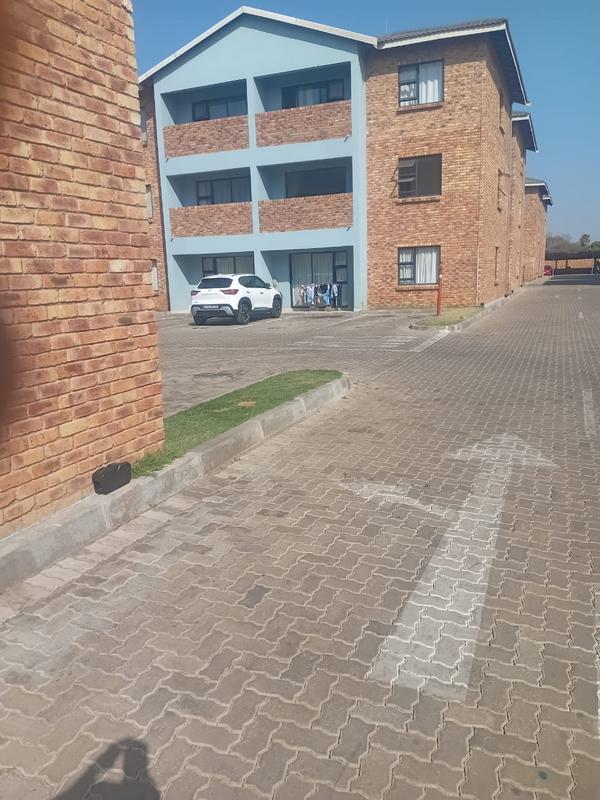 To Let 2 Bedroom Property for Rent in Groblerpark Gauteng
