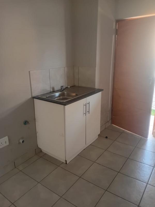 To Let 2 Bedroom Property for Rent in Groblerpark Gauteng